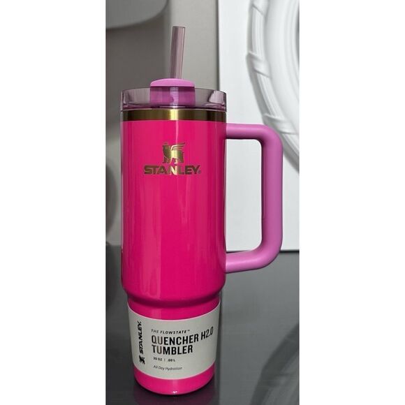 NWT LIMITED EDITION Stanley Quencher H2.0 FlowState Tumbler 30oz, PINK PARADE - Picture 1 of 4